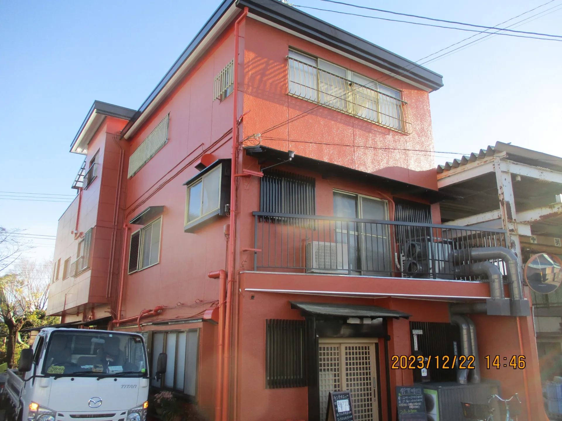 【静岡市清水区K様邸】外壁塗装で華やかな店舗に変身！