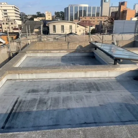 静岡市のお客様からご依頼を受け、屋上の防水工事を行いました。