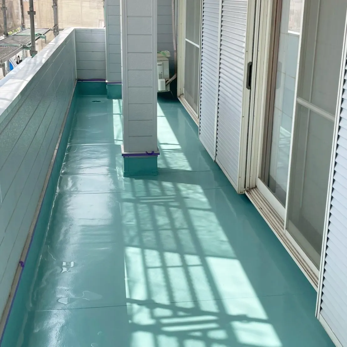 静岡市清水区のお客様からのご依頼で、大切なベランダを守る防水...