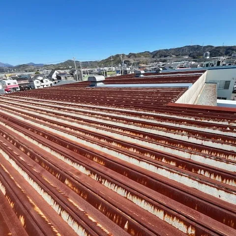 この度静岡市清水区で屋根塗装工事を完工しました！今回使ったの...