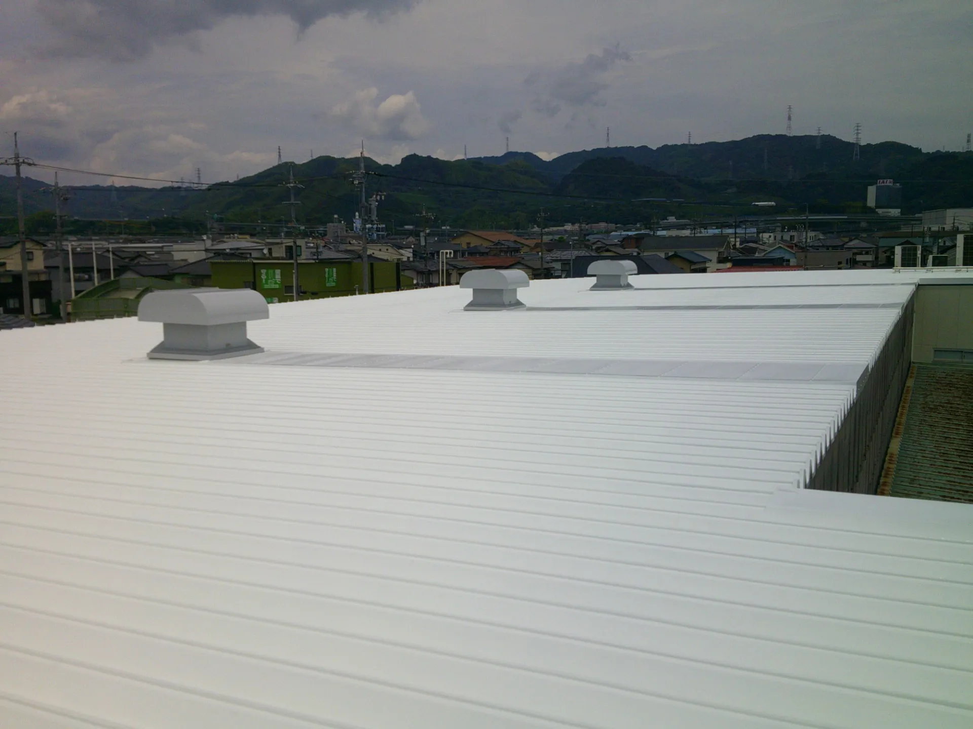 【静岡市清水区 I会社工場】屋根が綺麗になり涼しくなりました！