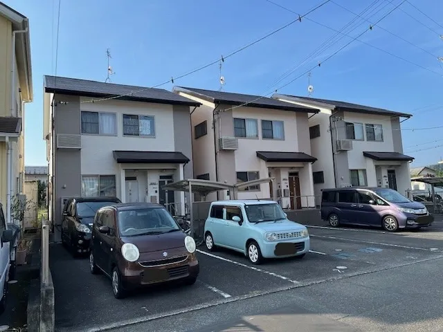 【静岡市清水区 Oアパート塗装 A,B,C棟】色違いの素敵なアパートになりました！